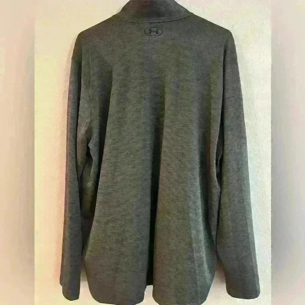 Under Armour Pullover - Picture 3 of 3